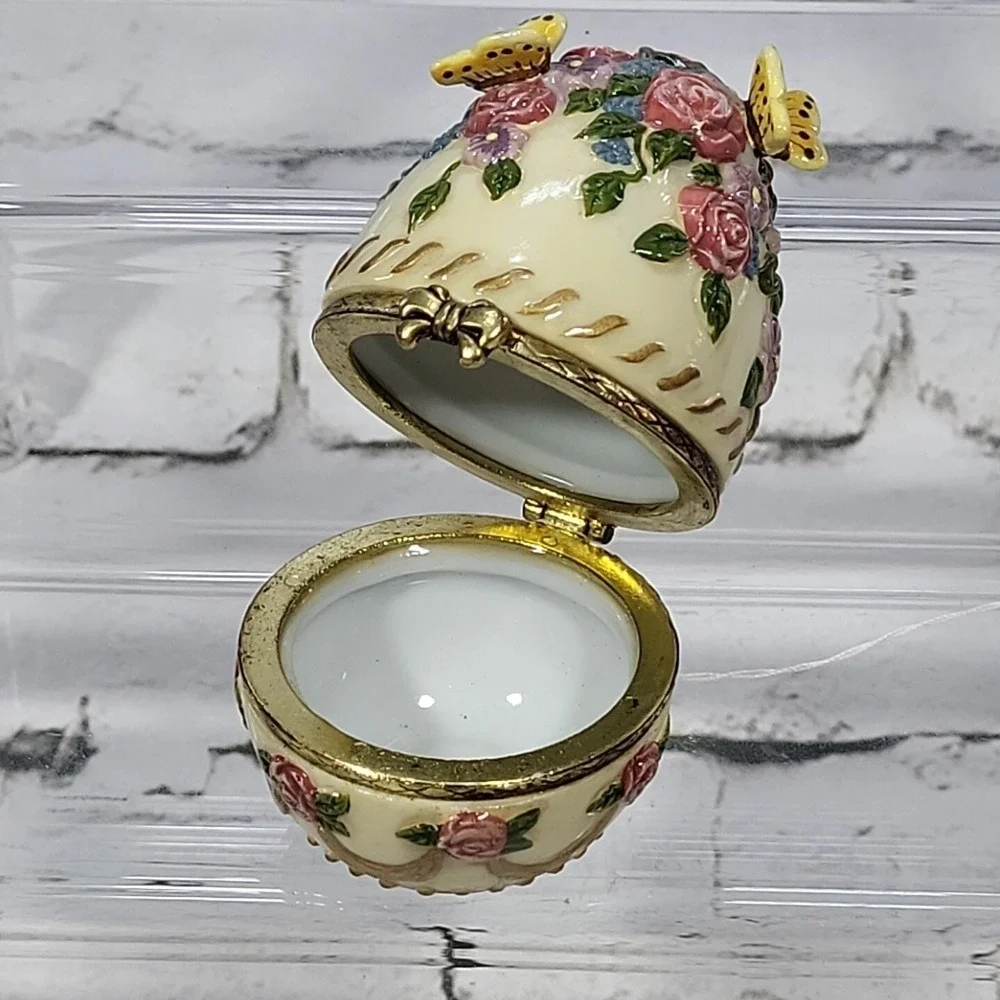 A Special Place Vintage Trinket Box Egg-Shaped Easter Floral‎ Butterflies 2000